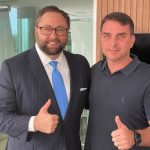 Voo da fuga de Flávio foi pago por intermediário a partir dos EUA