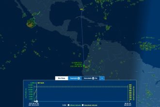 Voo de Flávio Bolsonaro entra no espaço aéreo dos EUA; VEJA rota