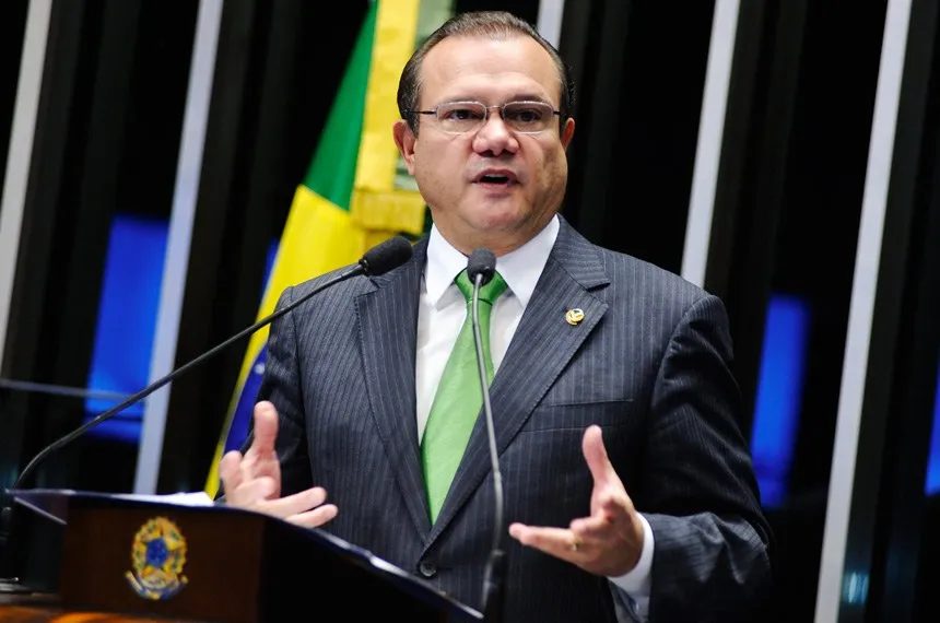 Wellington Fagundes projeta PL com 30 senadores a partir de 2027