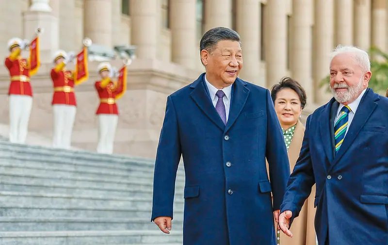 Xi parabeniza Lula e vê relação ‘mais proeminente’ com o Brasil