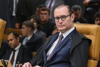 Zanin assume relatoria de ação do PT para esticar votação