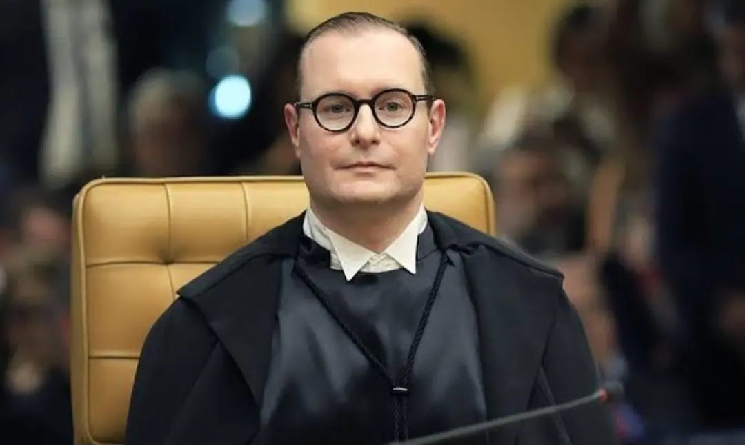 Zanin dá 48h para a Anatel explicar falhas em aplicativos eleitorais