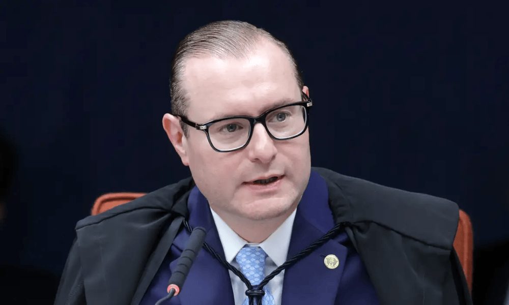Zanin dá cinco dias para TSE explicar anulação de votos de Garotinho no RJ