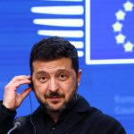 Zelensky diz que decisão de Trump de suspender sanções à Rússia 'ajuda apenas os russos'
