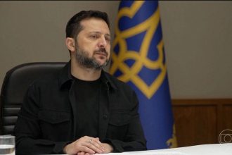 Zelensky diz que sistema da SpaceX usado na guerra ficou mais lento e afeta tropas ucranianas